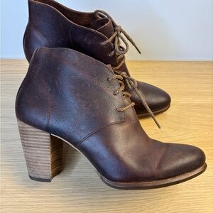UGG Mackie Lace Up Brown Leather Heeled Ankle Boots Woman’s 11
